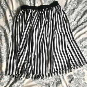 Striped Knee length skirt size 16